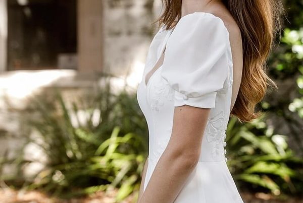 Chiffon wedding dress with puffy sleeves.