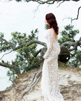 #modernweddingdress #nzbridal #nzweddingdress
#annaschimmel